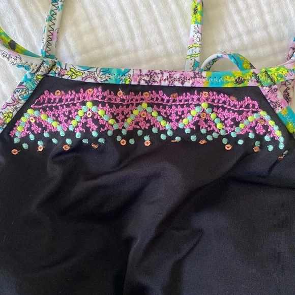 Victoria’s Secret Bikini Top - Picture 3 of 3